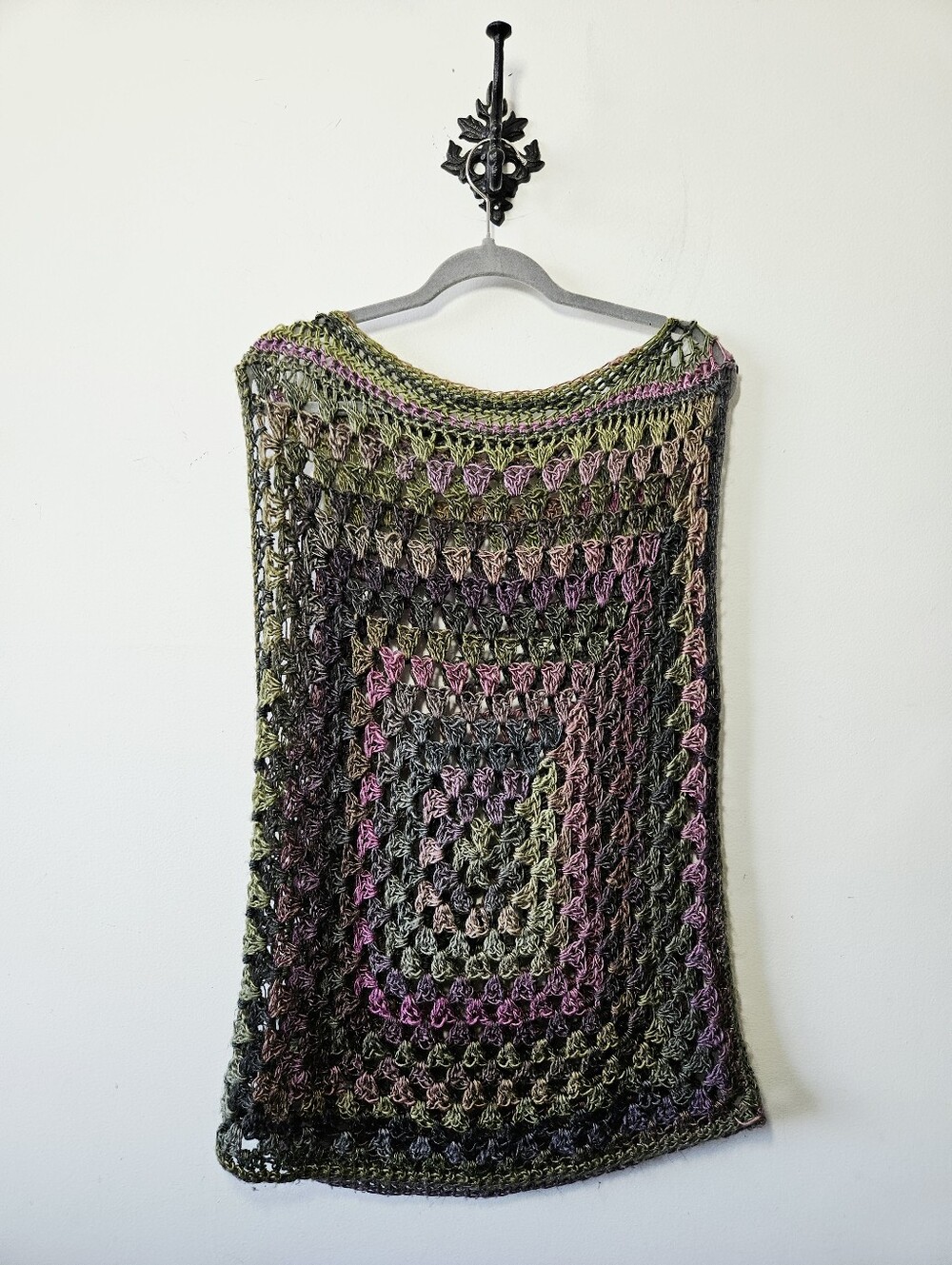 Crochet Boho Granny Square Sleeveless Pullover Vest Size M/L Knit Poncho EUC - Picture 3 of 3